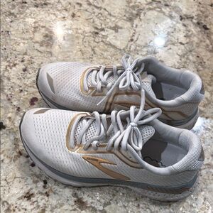 Brooks Women's Athletic Shoes - White and Gold